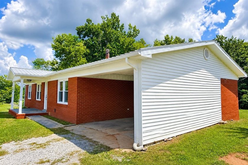 Country Living with Modern Style on nearly an acre! Welcome home - photo 10