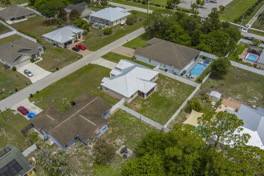 Welcome to this beautifully maintained 3 bedroom, 2 bathroom - photo 39