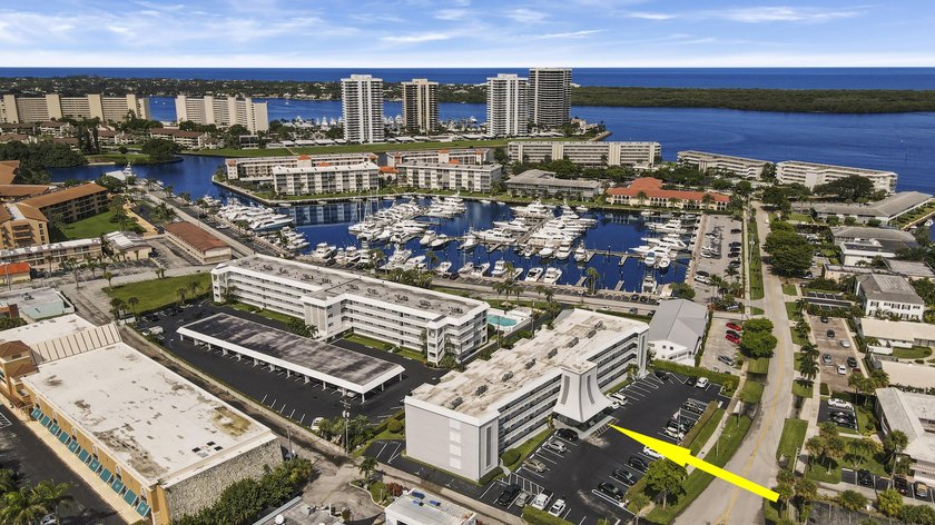 Welcome to Yacht Club Drive! This 32 unit building offers - photo 2
