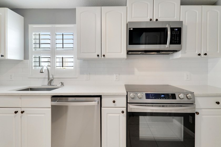 Welcome to Yacht Club Drive! This 32 unit building offers - photo 9