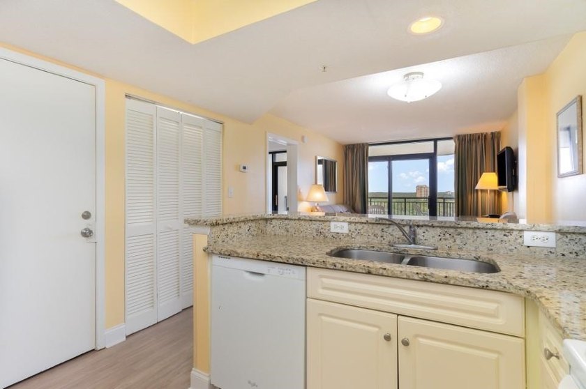 Wake up to breathtaking ocean views from this stunning 2-bedroom - photo 11