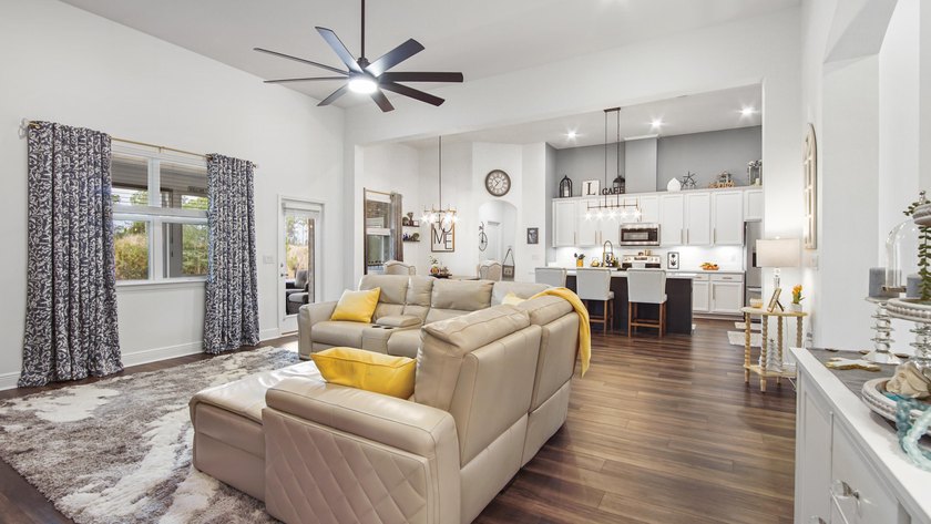 Discover this immaculate, like-new 3,058 sq ft ranch-style - photo 12