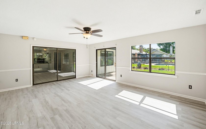 Recently renovated 3BR/2BA home in the Mink Point neighborhood! - photo 17