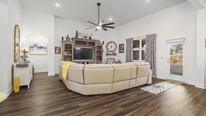 Discover this immaculate, like-new 3,058 sq ft ranch-style - photo 23