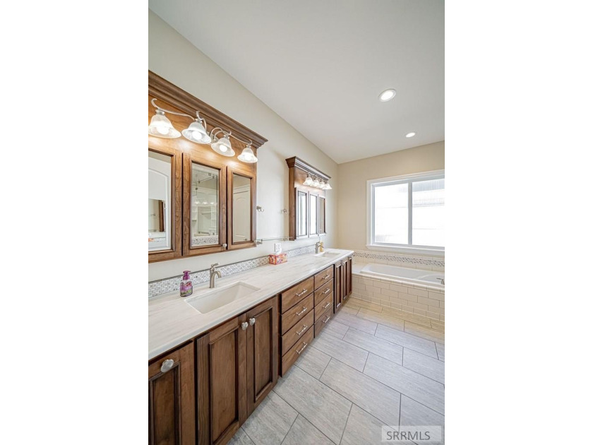 Main-level living at its finest - and yes, your backyard is the - photo 28
