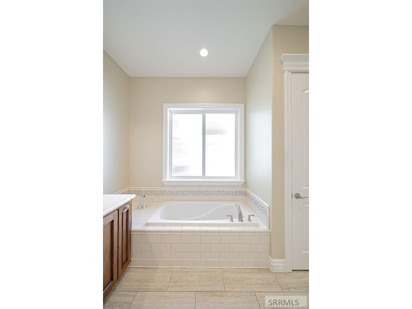 Main-level living at its finest - and yes, your backyard is the - photo 30