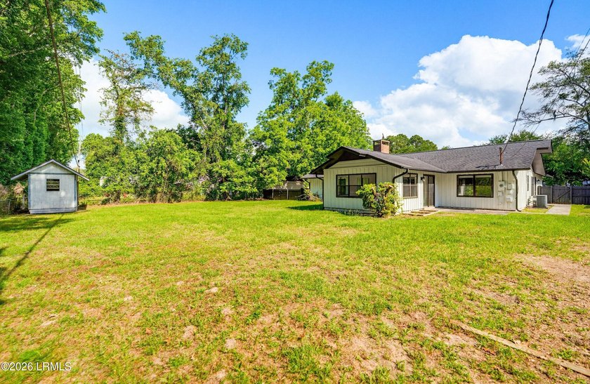 Recently renovated 3BR/2BA home in the Mink Point neighborhood! - photo 34