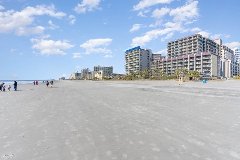 Wake up to breathtaking ocean views from this stunning 2-bedroom - photo 34