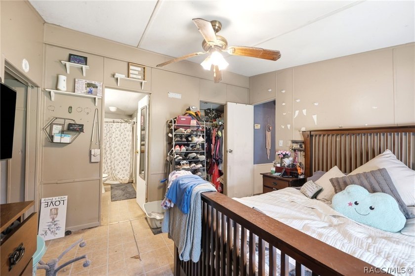 Located on a 0.19-acre corner lot in Floral City, this - photo 21