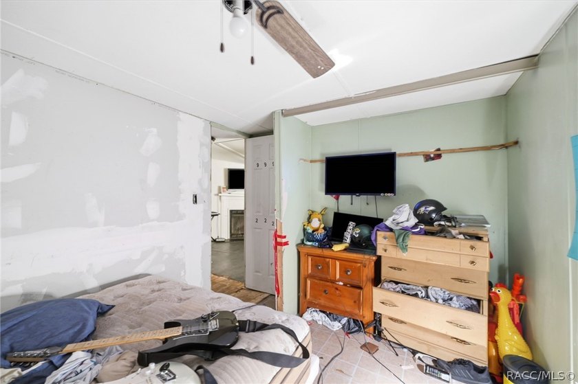 Located on a 0.19-acre corner lot in Floral City, this - photo 26