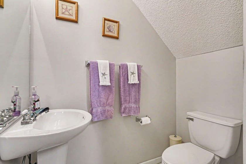 Adorable and spacious townhome in the heart of Myrtle Beach and - photo 11