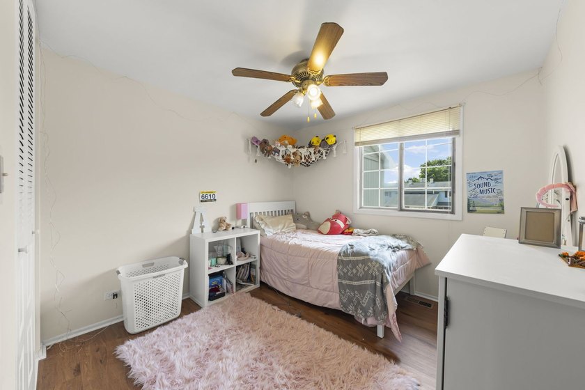 Welcome home to 1613 Groton Ct - a beautifully refreshed - photo 15