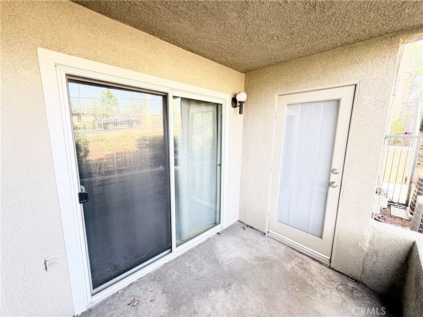 Recently upgraded and truly turnkey, this 1-bedroom, 1-bathroom - photo 12