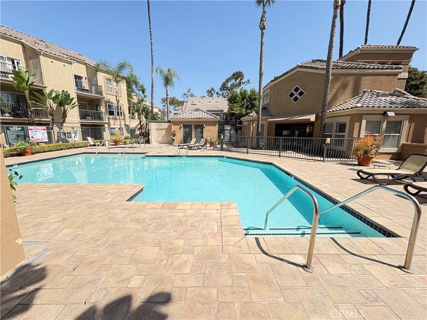 Recently upgraded and truly turnkey, this 1-bedroom, 1-bathroom - photo 18