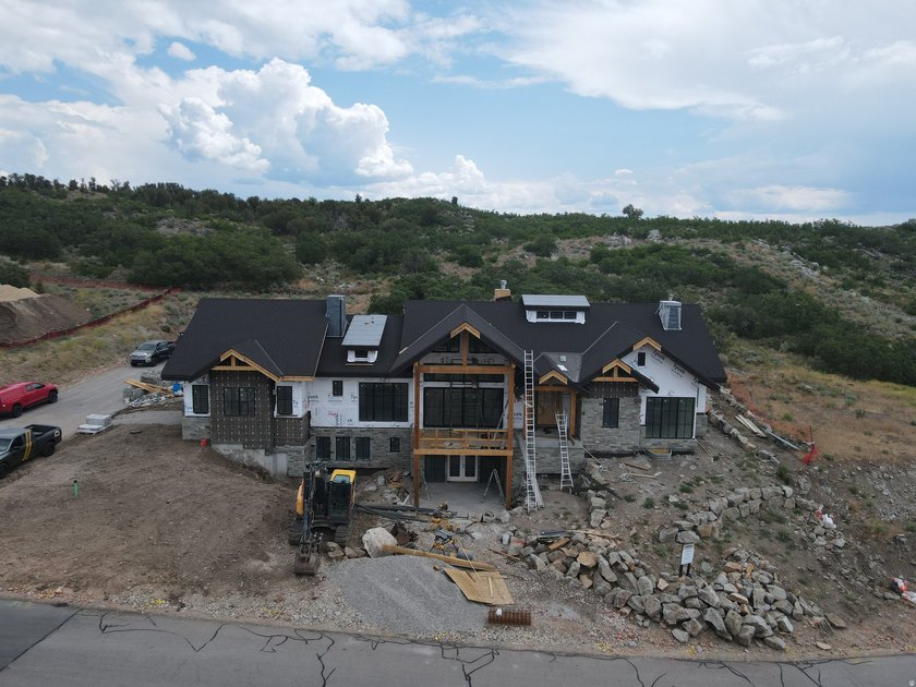 Enjoy breathtaking views of Deer Valley East Ski Resort - photo 4