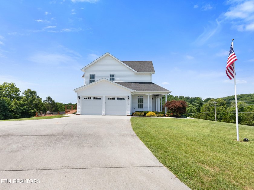 Welcome to your perfect country retreat! Perched atop a hill - photo 13