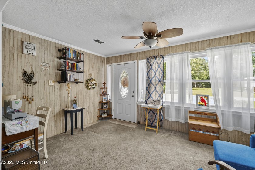 Charming 2-bedroom, 1-bath cottage in the highly sought-after - photo 15