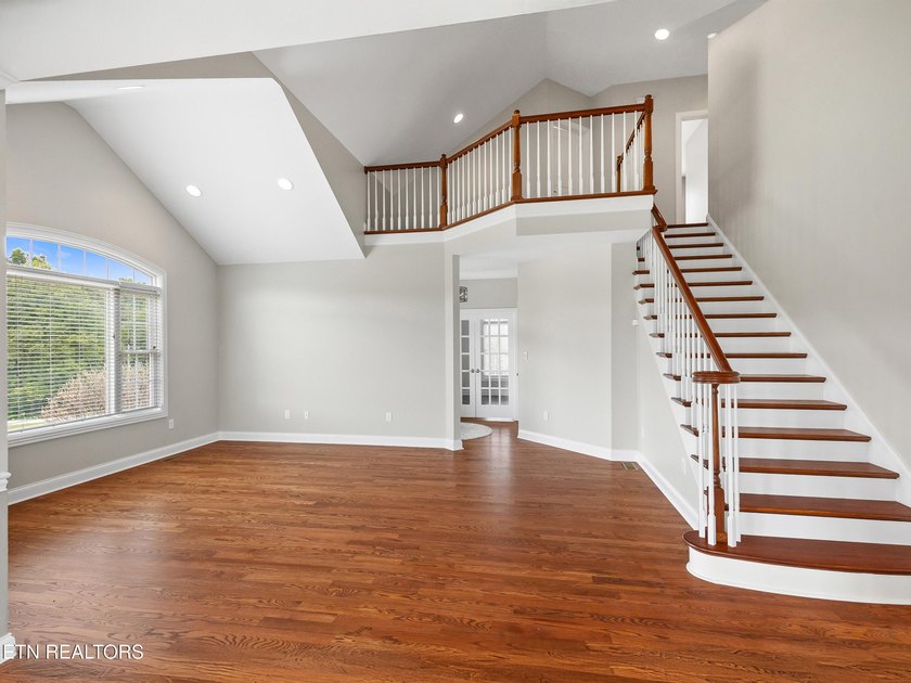 Welcome to your perfect country retreat! Perched atop a hill - photo 19