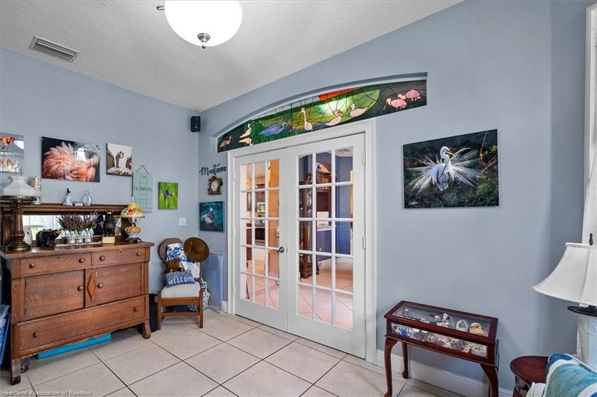 BEAUTIFUL GOLF COURSE HOME in The Country Club of Sebring. This - photo 21
