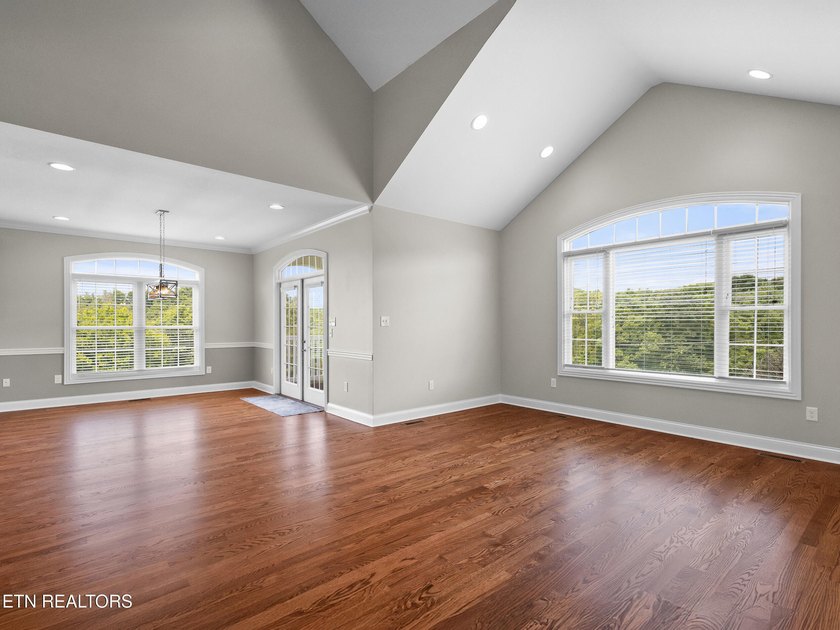 Welcome to your perfect country retreat! Perched atop a hill - photo 22