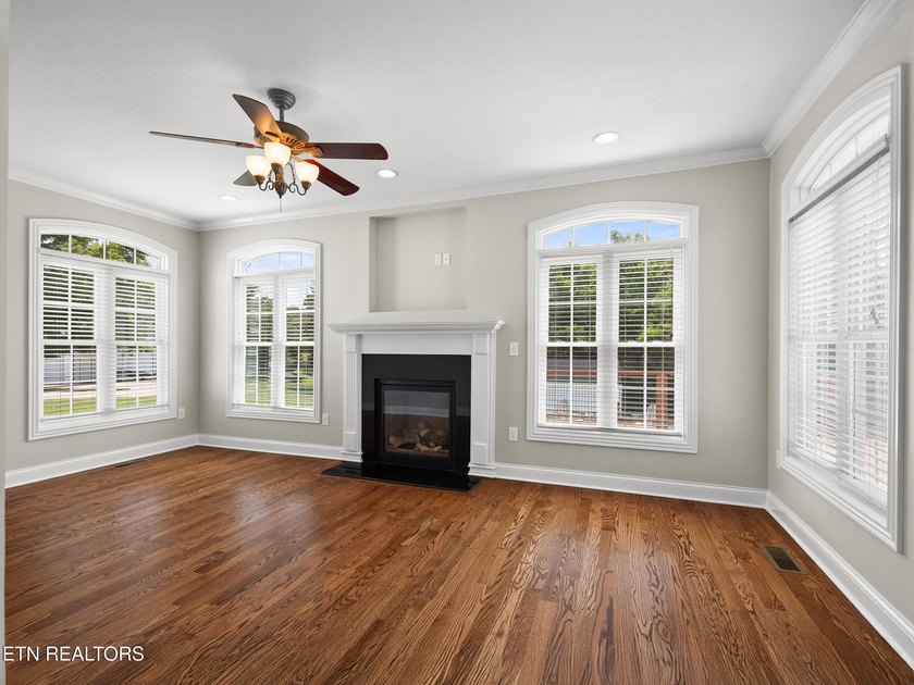 Welcome to your perfect country retreat! Perched atop a hill - photo 32