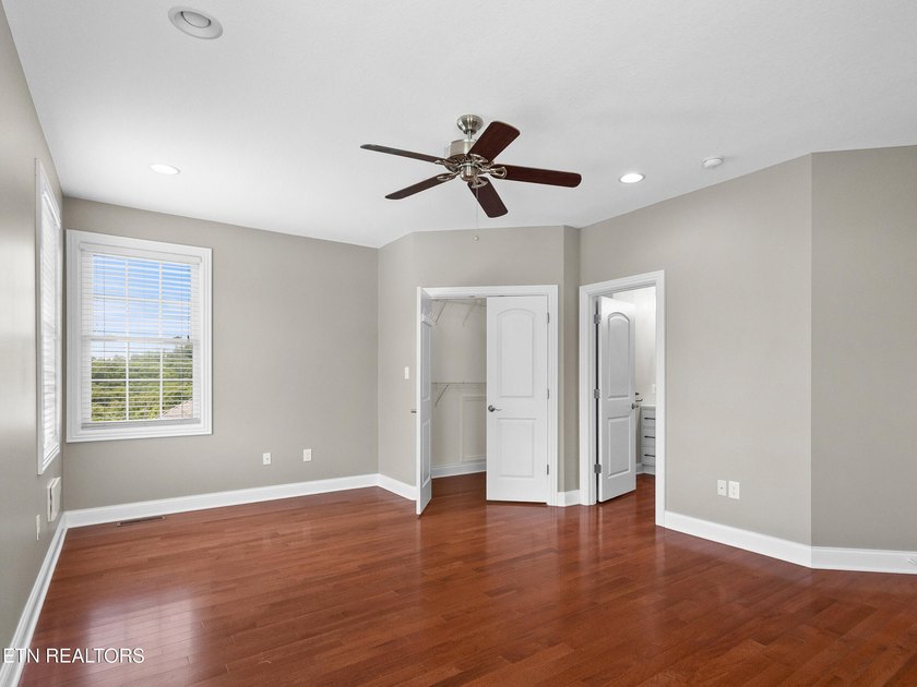 Welcome to your perfect country retreat! Perched atop a hill - photo 40