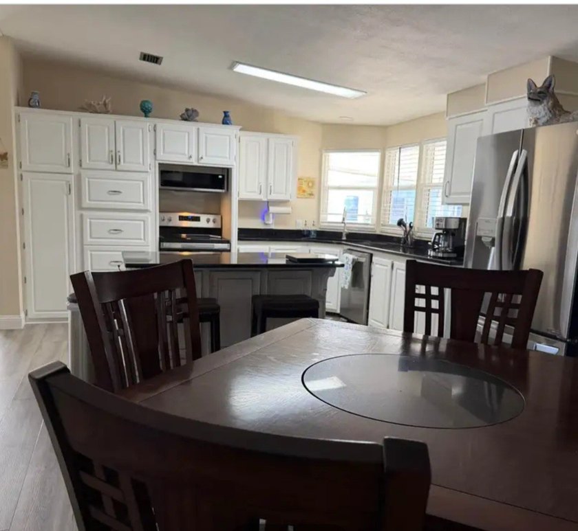 **OPEN HOUSE WEDNESDAY, JULY 29th 11AM TO 2PM**Three months base - photo 4
