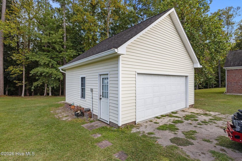 ''Sellers are offering up to $10,000 in buyer concession with an - photo 17