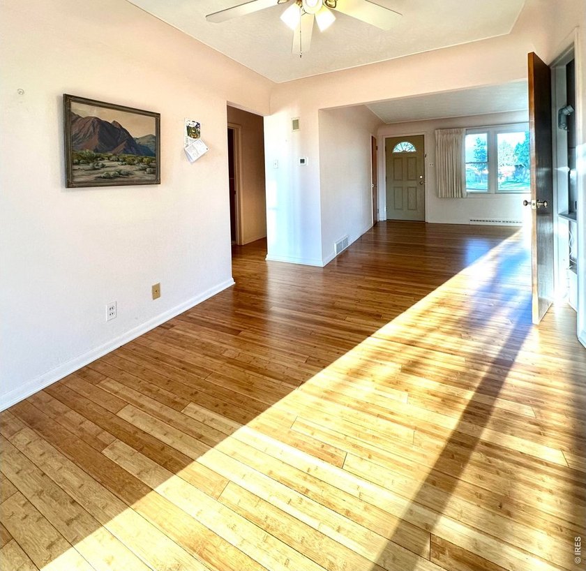 This home has a lovely floor plan and wide open spaces! Big - photo 9
