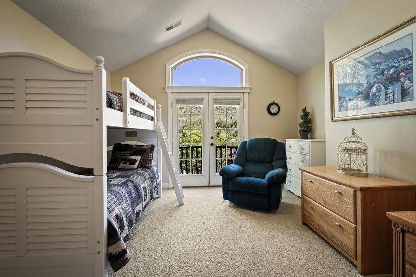 A rare mountain masterpiece where luxury living meets - photo 21