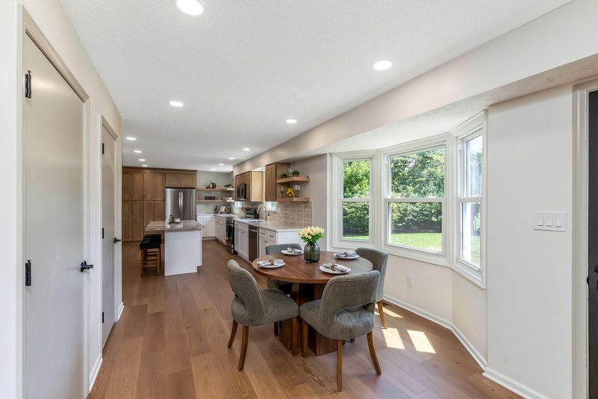 THURSDAY OPEN HOUSE! Welcome to 1603 Chippewa Court! Located in - photo 22