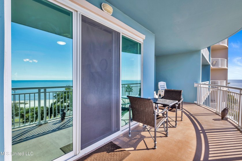 Beautifully furnished coastal condo with stunning views and - photo 28
