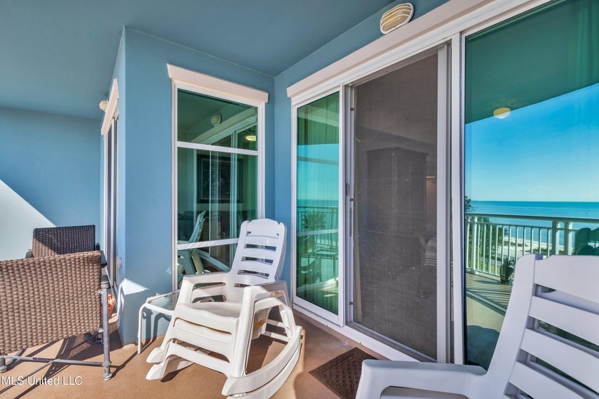 Beautifully furnished coastal condo with stunning views and - photo 29
