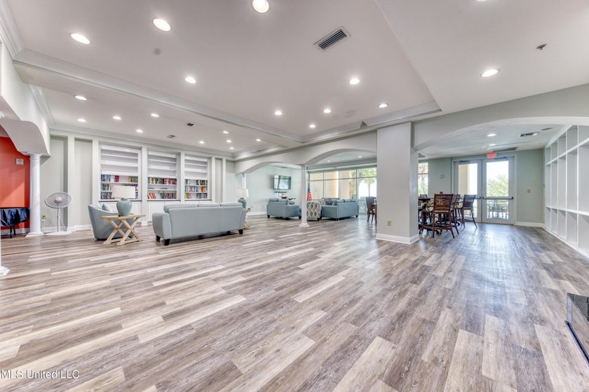 Beautifully furnished coastal condo with stunning views and - photo 40