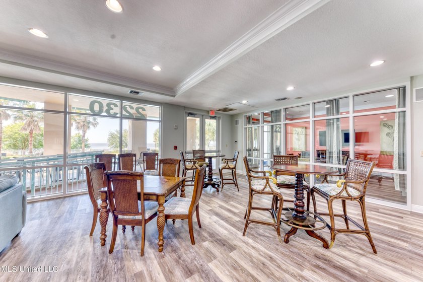 Beautifully furnished coastal condo with stunning views and - photo 43
