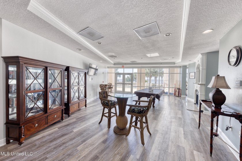 Beautifully furnished coastal condo with stunning views and - photo 48