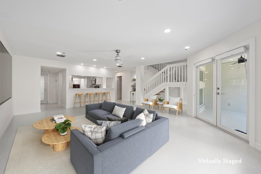 Rarely available 4-bedroom, 3-bath townhouse in Jupiter Harbour - photo 9