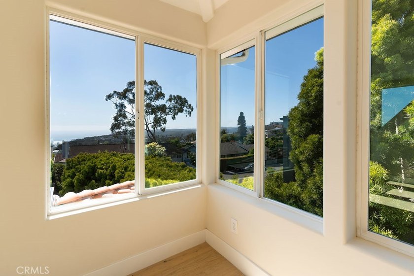 This newly renovated home with breathtaking 180-degree ocean - photo 37
