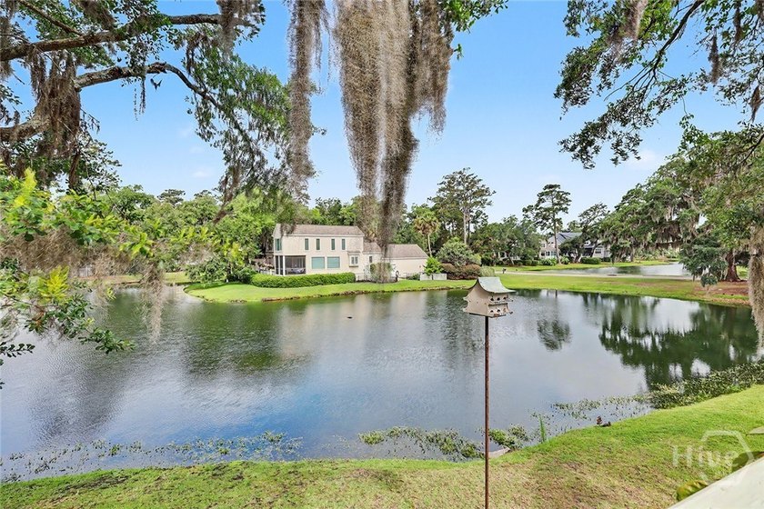 Welcome to *The Tree House* - a truly one-of-a-kind home nestled - photo 47