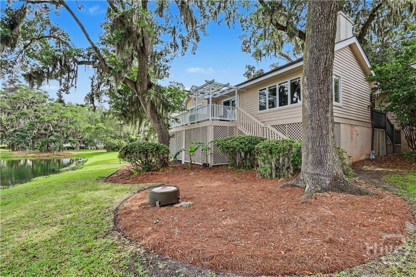 Welcome to *The Tree House* - a truly one-of-a-kind home nestled - photo 48