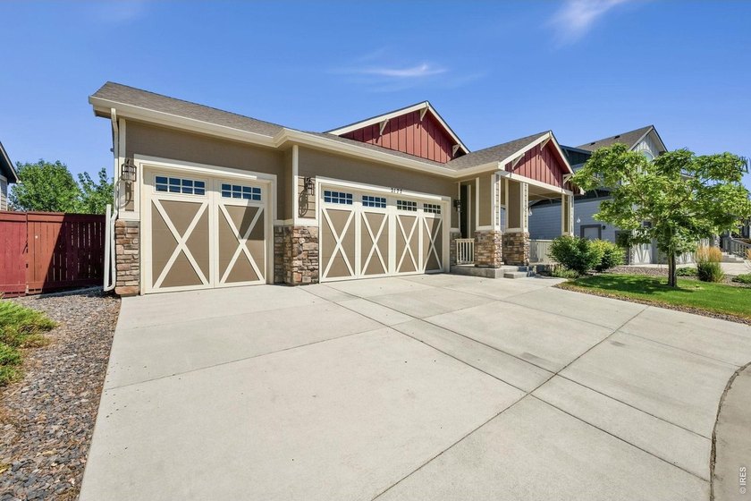 Welcome home to this beautifully appointed 5-bedroom, 3-bath - photo 3