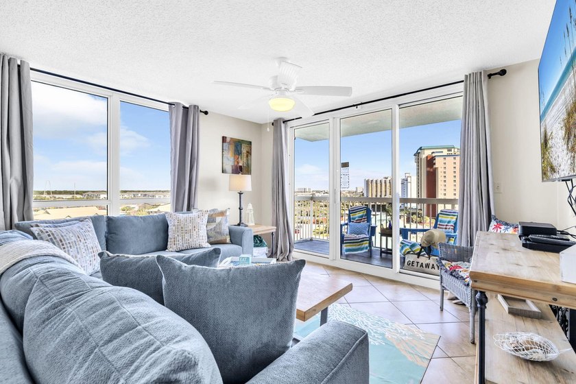 Live the Destin lifestyle from this beautifully updated - photo 13
