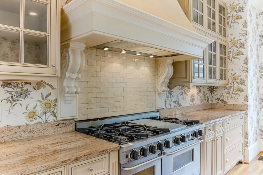 Classic architecture. Refined living. An exceptional setting - photo 14