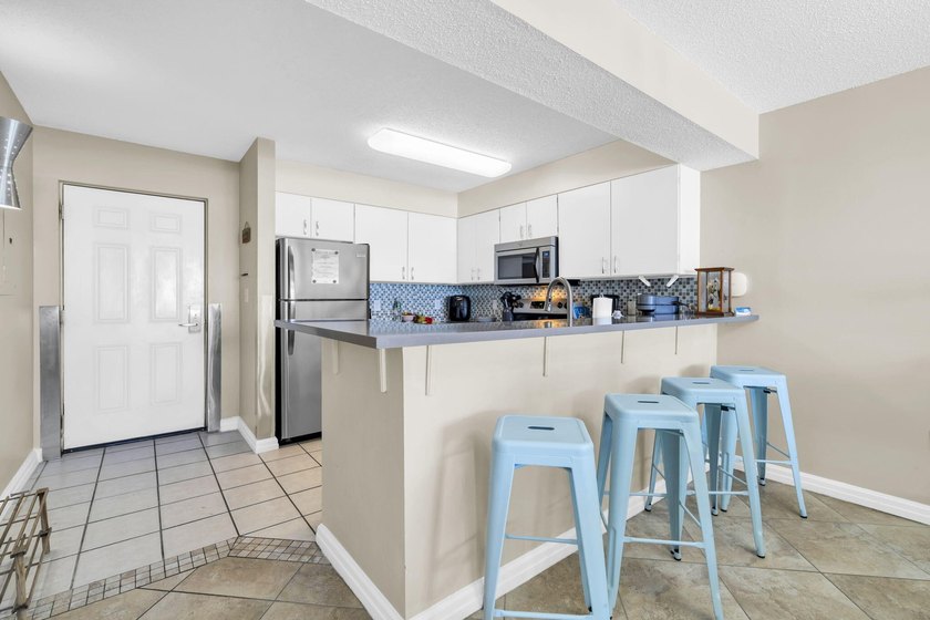 Live the Destin lifestyle from this beautifully updated - photo 16