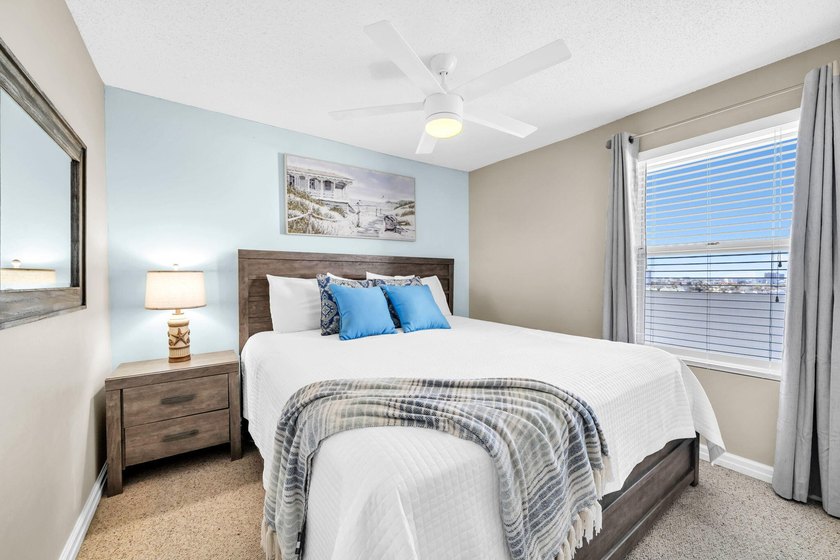 Live the Destin lifestyle from this beautifully updated - photo 22