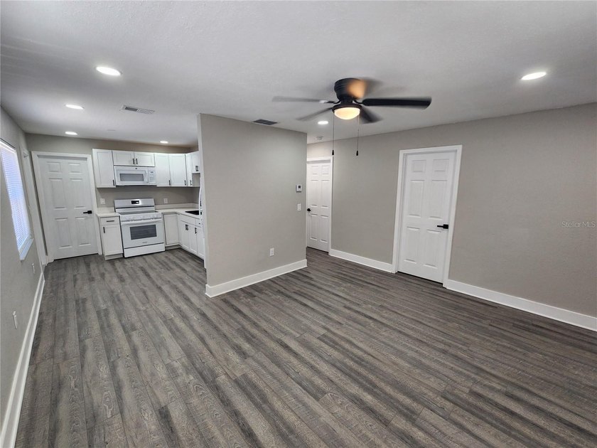 8 Unit Duplex portfolio in South Bradenton. There are a total of - photo 23