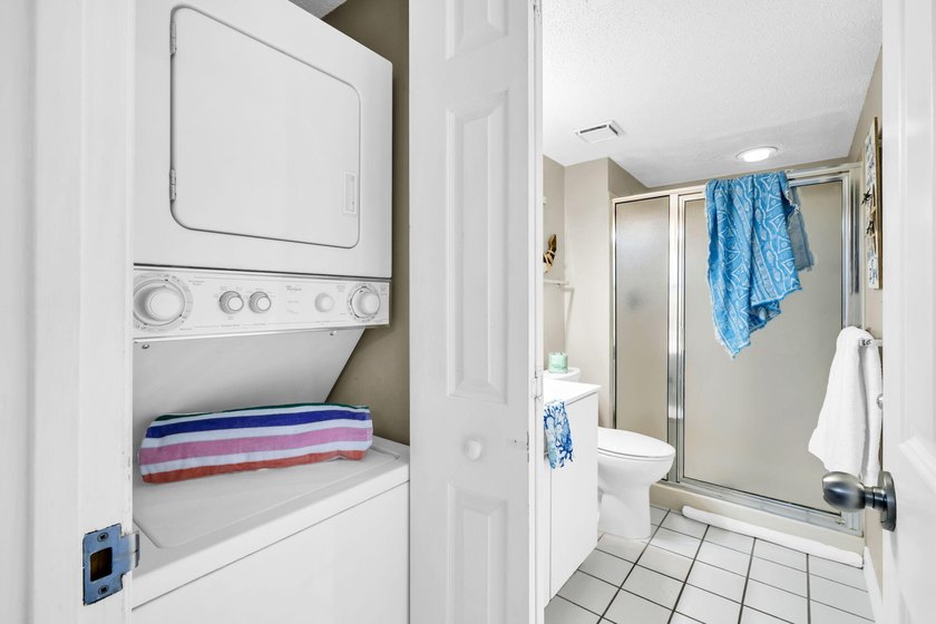Live the Destin lifestyle from this beautifully updated - photo 24