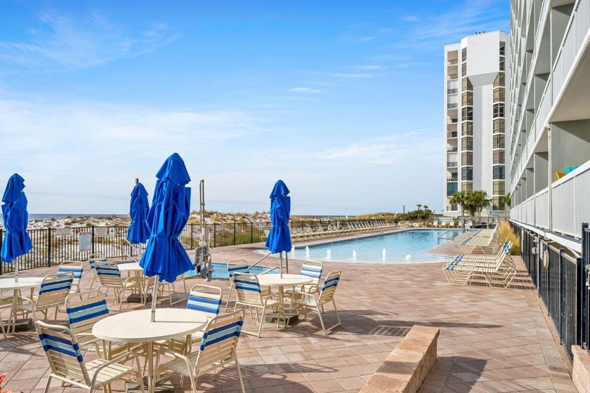 Live the Destin lifestyle from this beautifully updated - photo 26