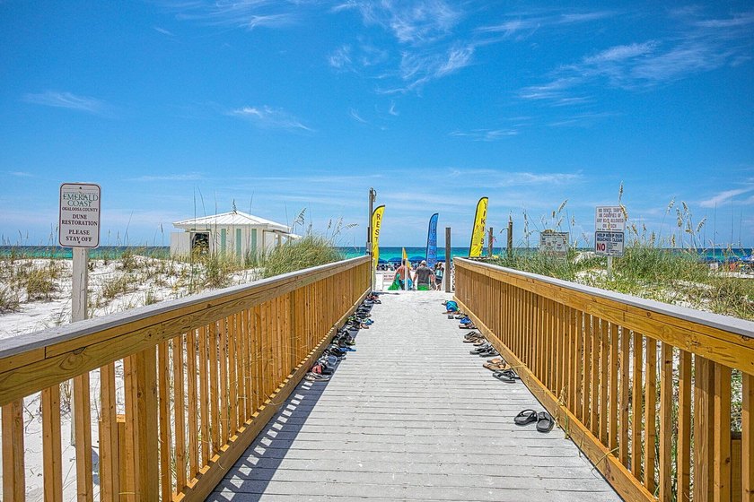 Live the Destin lifestyle from this beautifully updated - photo 28