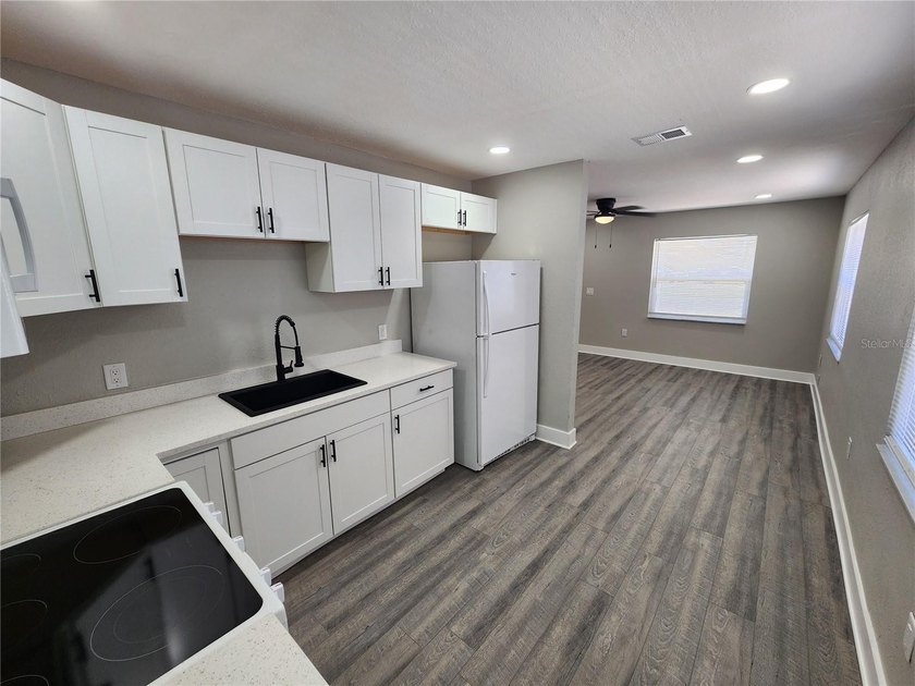 8 Unit Duplex portfolio in South Bradenton. There are a total of - photo 28